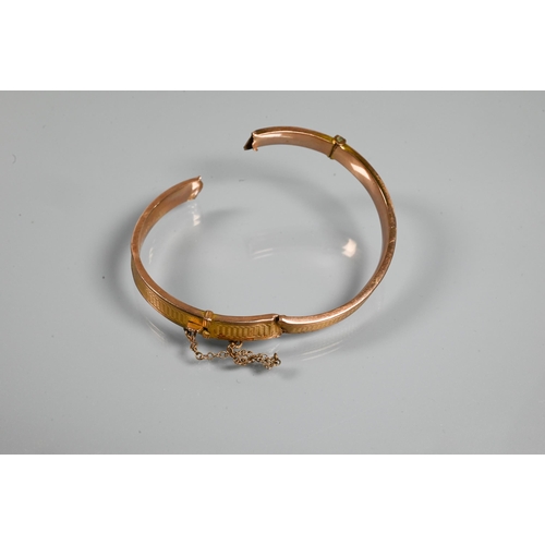 343 - A small quantity of gold items all in as found condition including 9ct bangle, 9ct knot ring and ant... 