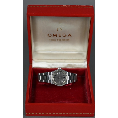 396 - A boxed Omega Seamaster Cosmic 2000 wristwatch with automatic movement and 19mm silvered dial, on br... 