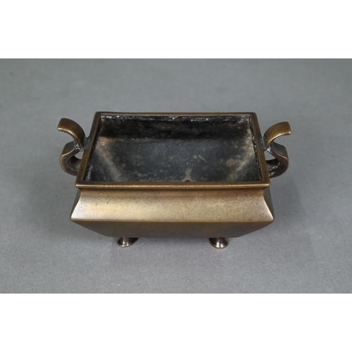 402 - A 19th century Chinese censer or incense burner, late Qing dynasty, the tapered compressed rectangul... 