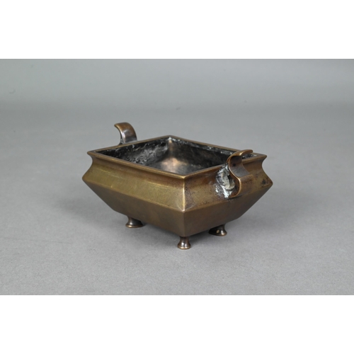 402 - A 19th century Chinese censer or incense burner, late Qing dynasty, the tapered compressed rectangul... 