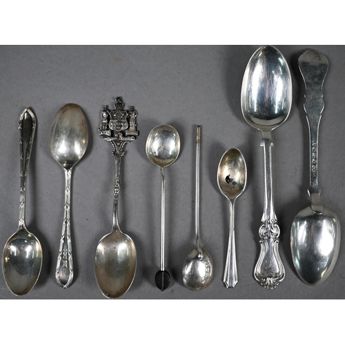 41 - Cased set of six silver coffee spoons with tongs, Sheffield 1923, to/w various other teaspoons and c... 