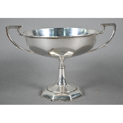 42 - Silver bonbon comport with twin handles, on stemmed foot and octagonal base, Samuel Walton Smith, Bi... 