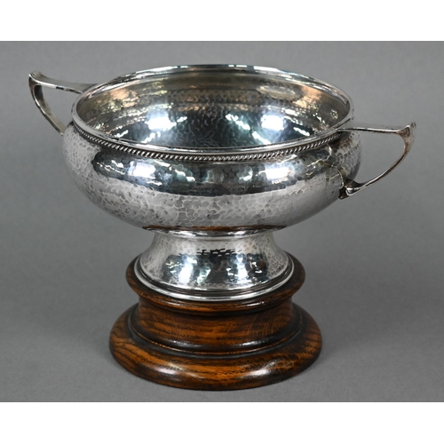 60 - Arts & Crafts style planished silver rose bowl with twin handles, on flared foot-rim, Albert Edw... 