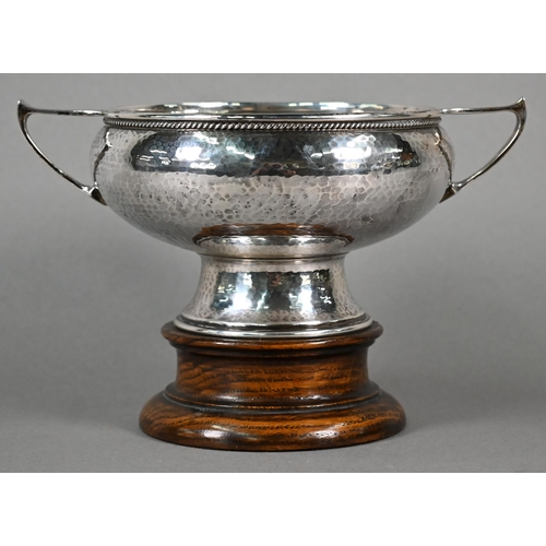 60 - Arts & Crafts style planished silver rose bowl with twin handles, on flared foot-rim, Albert Edw... 