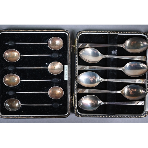 61 - Edwardian cased set of six silver tea knives with mother of pearl handles, Harrison Brothers & H... 