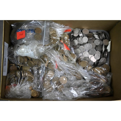 1152 - Large quantity of post War British coinage - nickel and copper