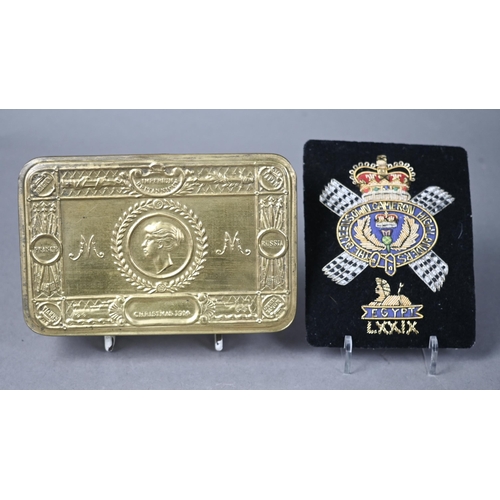 1190 - A WWI Queen Mary Christmas tin to/w a Cameron Highlanders officers swagger stick, cap badge and penk... 