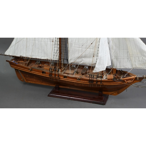 1253 - Wooden 1:50 scale model of 1875 Baltimore Clipper 'Harvey', 70 x 95 cm overall, built by John V Smit... 