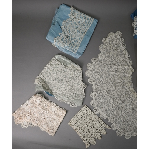 1277 - A small box of antique lace edgings and trimmings including needlerun and crochet lace