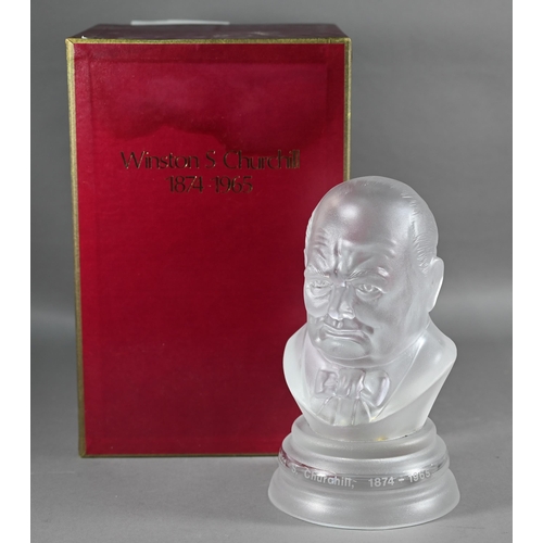 606 - Webb Corbett crystal glass limited edition bust of Winston Churchill, modelled by Eric Griffiths, no... 