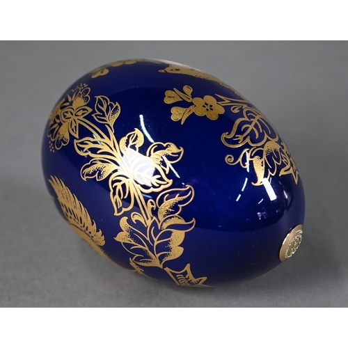 613 - Royal Crown Derby China 'Paradise Cobalt' Egg, ltd ed no 1148/3500, to/w a 250 Collection Tray, no 5... 