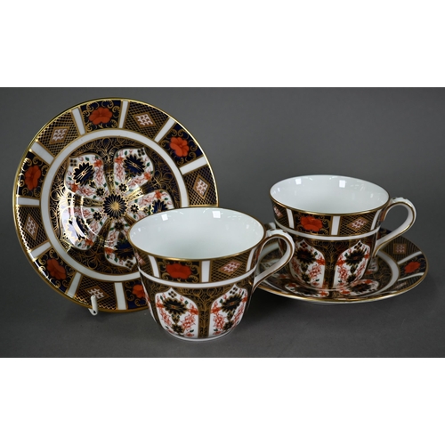 616 - Set of Royal Crown Derby China Imari tea cups and saucers