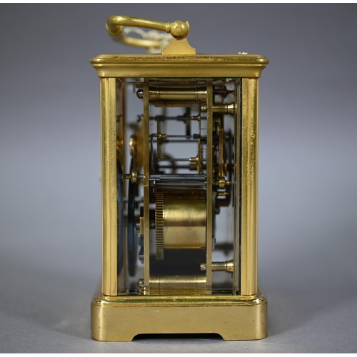 955 - A French lacquered brass 8-day twin drum hour repeat carriage clock, with white enamelled roman nume... 