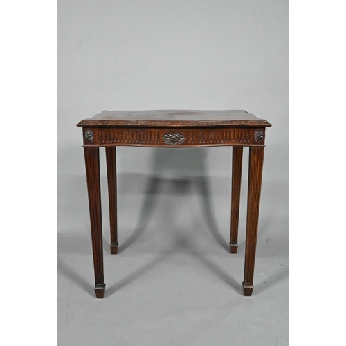 260 - An antique Chippendale design mahogany occasional table, the four sides serpentine form top over a c... 