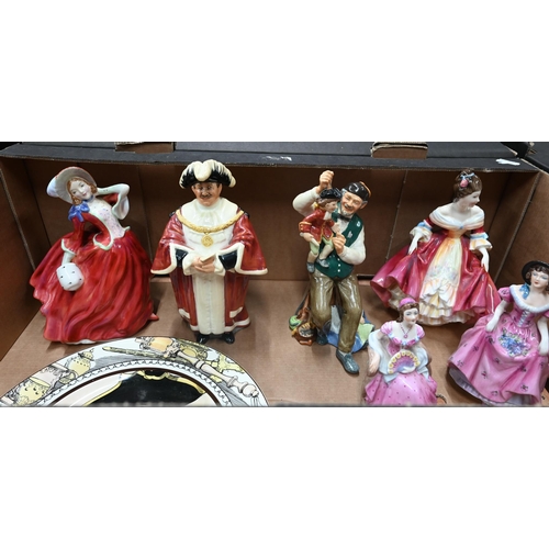 121 - Four Royal Doulton figures - Autumn Breezes HN1934, The Major HN2280, The Puppetmaker HN2253 and Sou... 