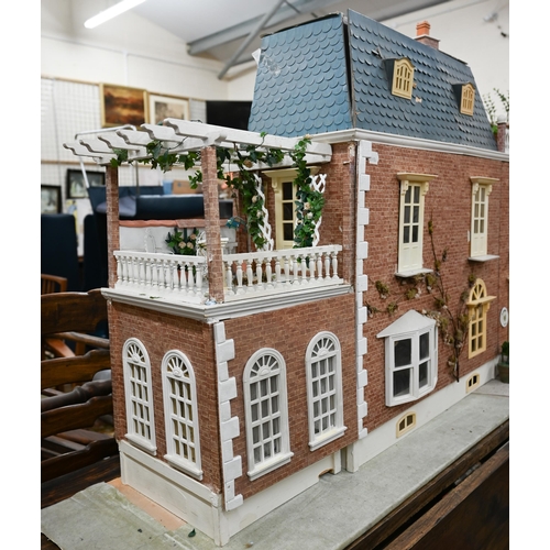 246 - Large mansion doll's house with extensive contents