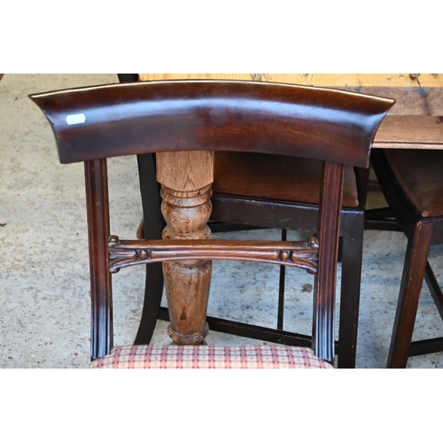 275 - A set of six Victorian style matching bar back dining side chairs with patterned overstuffed seats (... 