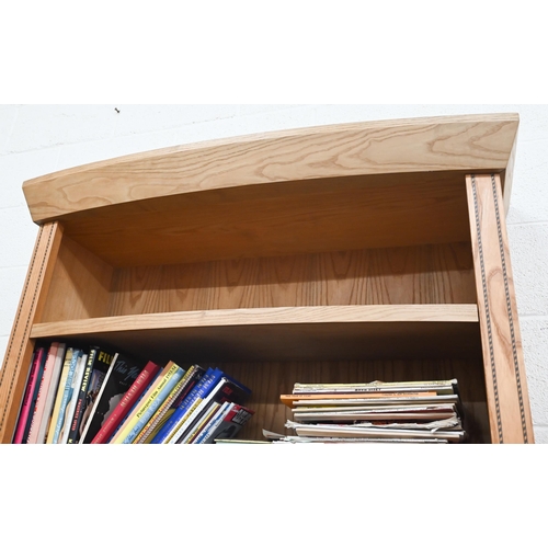 390 - A light ash and chevron strung bookcase in the Art Deco style by repute - Peake & O'Dwyer, with ... 