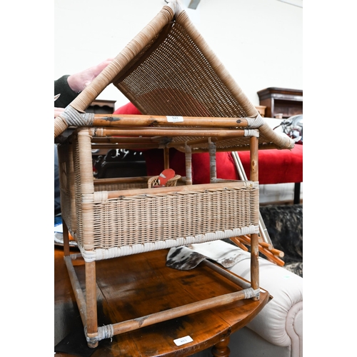 531 - Doll's Asian-style rattan and wicker stilt-house with furniture