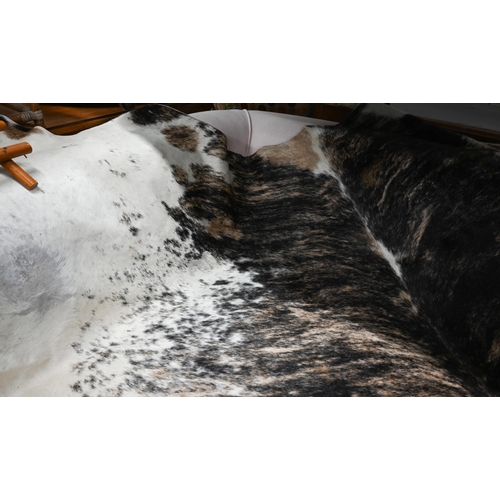 535 - Cow hide throw/rug, 250 x 250 cm approx