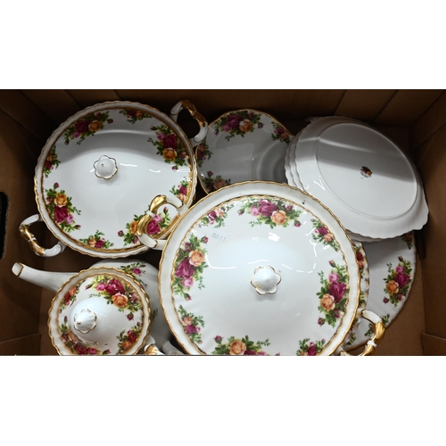 55 - Royal Albert Old Country Roses dinner/tea/coffee service (65 pieces including covers)