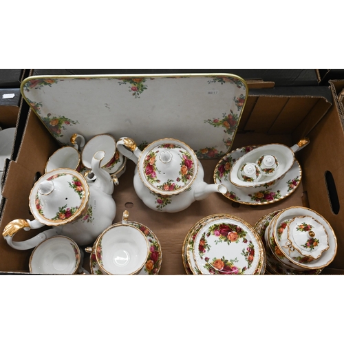 55 - Royal Albert Old Country Roses dinner/tea/coffee service (65 pieces including covers)
