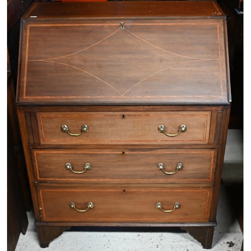 613 - A crossbanded mahogany bureau, 76 x 47 x 98 cm h