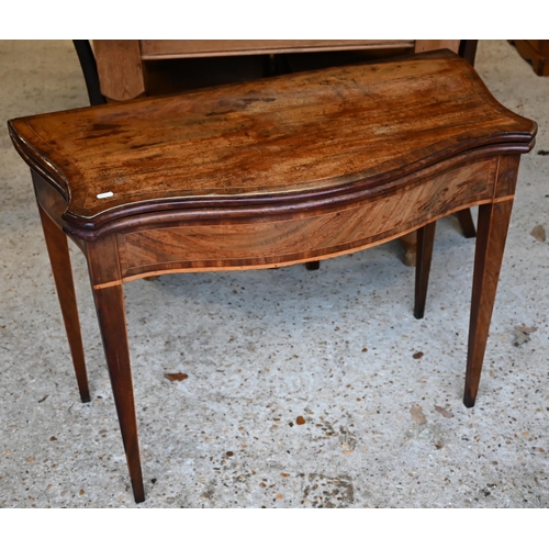 616 - A Victorian mahogany serpentine fold over card table on square tapering legs, 84 x 48 x 67 cm h