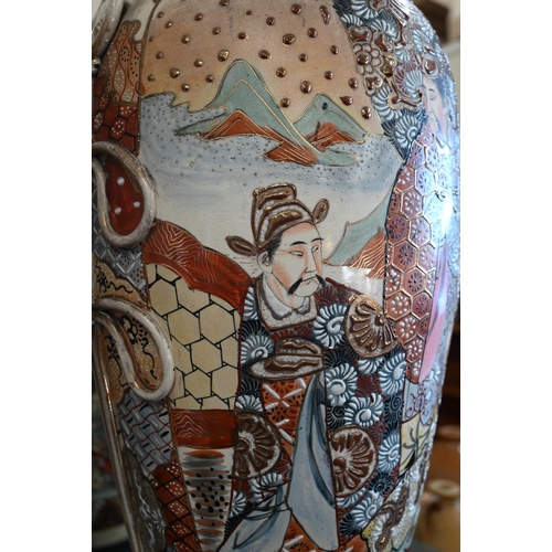 80 - Large Japanese kyoto pottery vase, painted and gilded with noble figures, 78 cm high, on wooden base... 