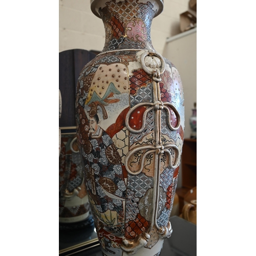 80 - Large Japanese kyoto pottery vase, painted and gilded with noble figures, 78 cm high, on wooden base... 