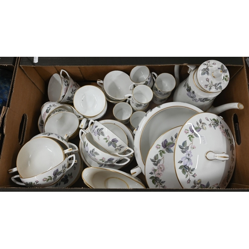 87 - Extensive Royal Worcester June Garland dinner/coffee service, 80 pieces including covers (2 boxes)