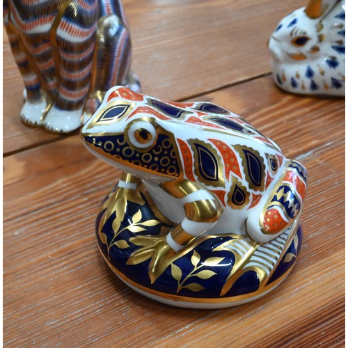 90A - Five Royal Crown Derby animal paperweights, seated cat 13 cm, field mouse 6 cm, rabbit 7 cm, frog 7.... 