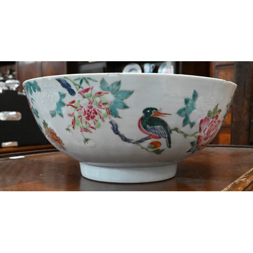 80A - An 18th century Chinese famille rose fluted punch bowl, Qianlong period (1736-95) Qing dynasty, pain... 