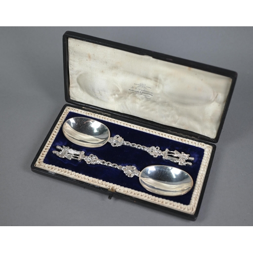 116 - Pair of good quality Victorian silver serving spoons with oval bowls and ornate stems, cast and chas... 