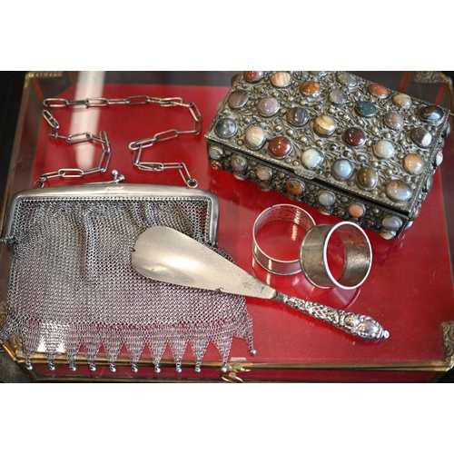 67 - A .800 grade mesh evening purse and two napkin rings to/w various decorative pottery, ep wares etc (... 