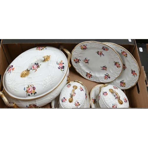 111 - 19th century Derby china large tureen painted with floral sprays and with gilded lion-masks, 35 cm w... 