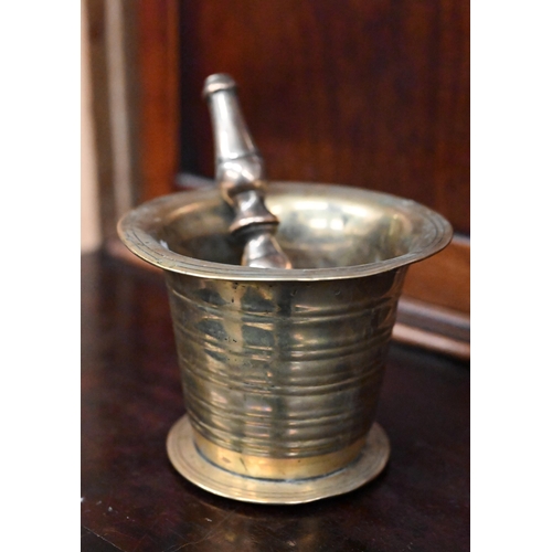 130 - Antique brass pestle and mortar, 12.5 cm diam