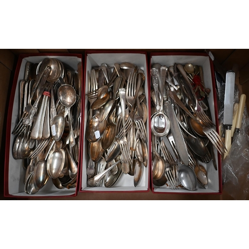 136 - Quantity of epns flatware (box)