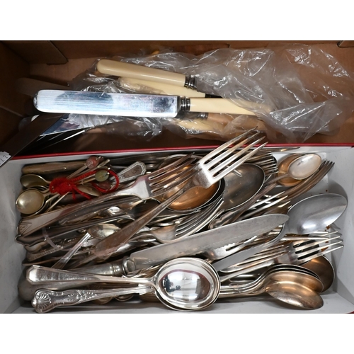 136 - Quantity of epns flatware (box)