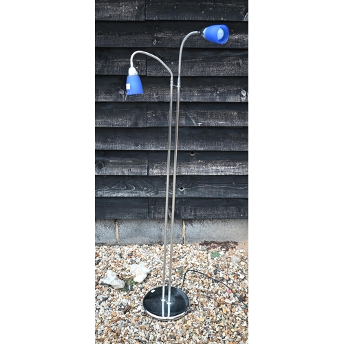 469 - A chrome floor-lamp with twin adjustable lights