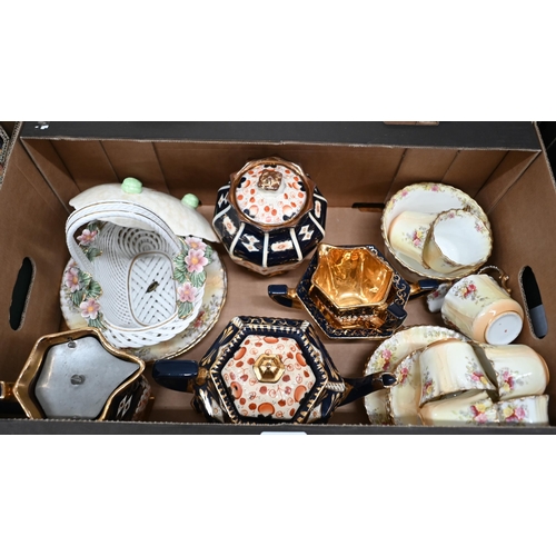 80 - Five-piece gaudy ware tea service to/w a floral printed tea set and other ceramics (box)