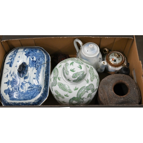 90 - A 19th century Chinese blue and white export porcelain tureen and cover, painted with lake landscape... 