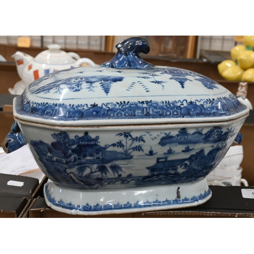 90 - A 19th century Chinese blue and white export porcelain tureen and cover, painted with lake landscape... 