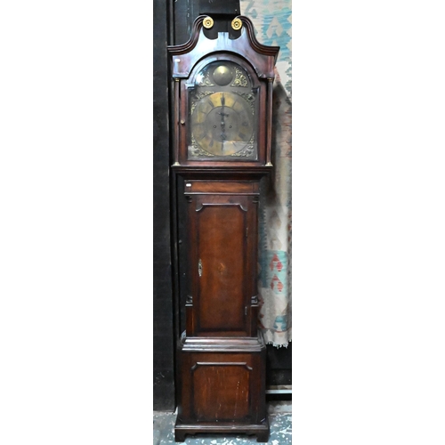 1004 - A George III 8-day mahogany and oak longcase clock, with engraved roman numeral brass dial and pierc... 