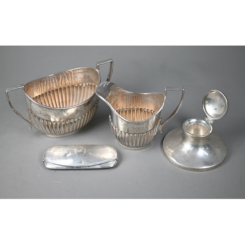 101 - A heavy quality half-reeded silver milk and sugar pair, John Henry Potter, Sheffield 1910, 13.2oz, t... 