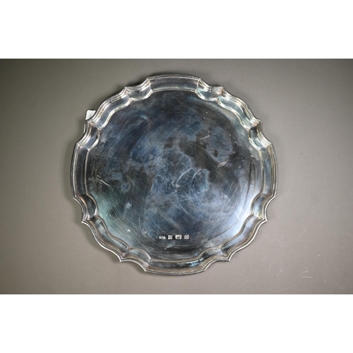 103 - Silver salver with moulded rim, David Hollander & Son, Birmingham 1984, 22.9oz, 31cm diameter