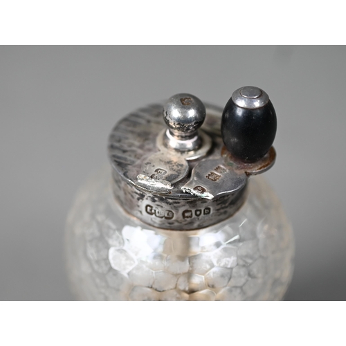 121 - A Britannia standard silver baluster sugar caster, D&J Welby Ltd., London 1915, 6.3oz, 16cm, to/... 