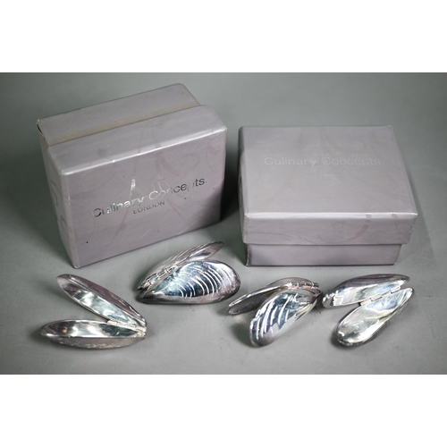 147 - Four electroplated mussel-eaters of naturalistic form, in presentation boxes