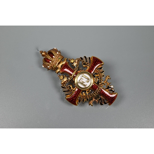 322 - An 18ct yellow gold and enamel Imperial Austrian Order of Franz Joseph, officer's breast cross by Vi... 