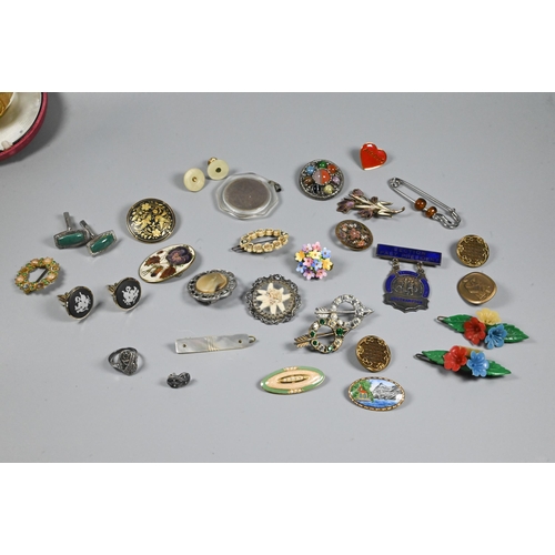 348 - WITHDRAWN Collection of vintage and later costume jewellery including beads, necklaces, wristwatch, ... 